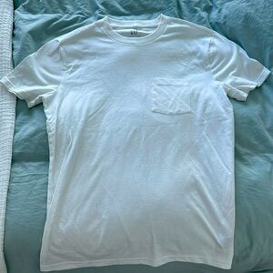 GAP White Tee with Pocket 100% Organic Cotton Medium